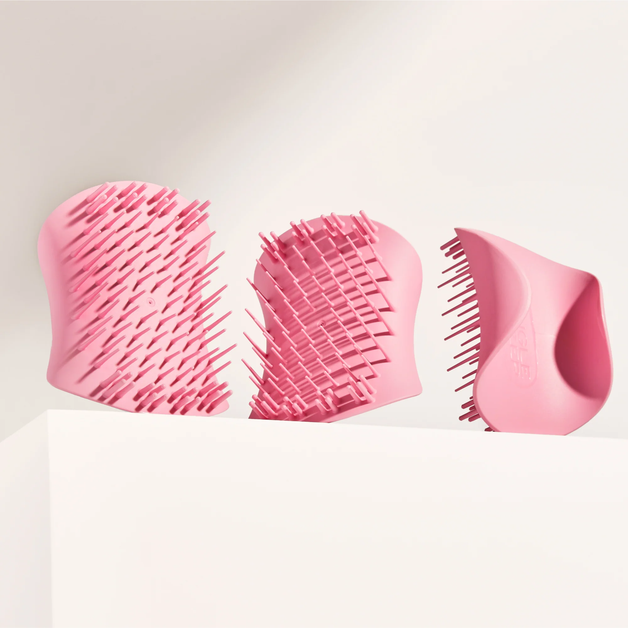 The Scalp Exfoliator & Massager - Image 5