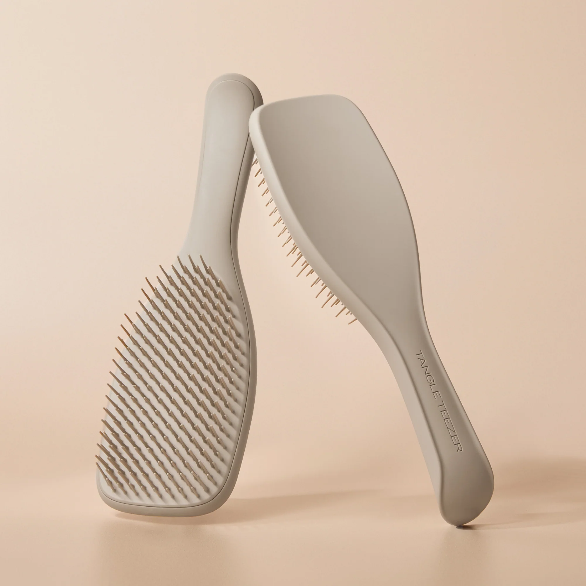 The Ultimate Detangler Matte - Image 19