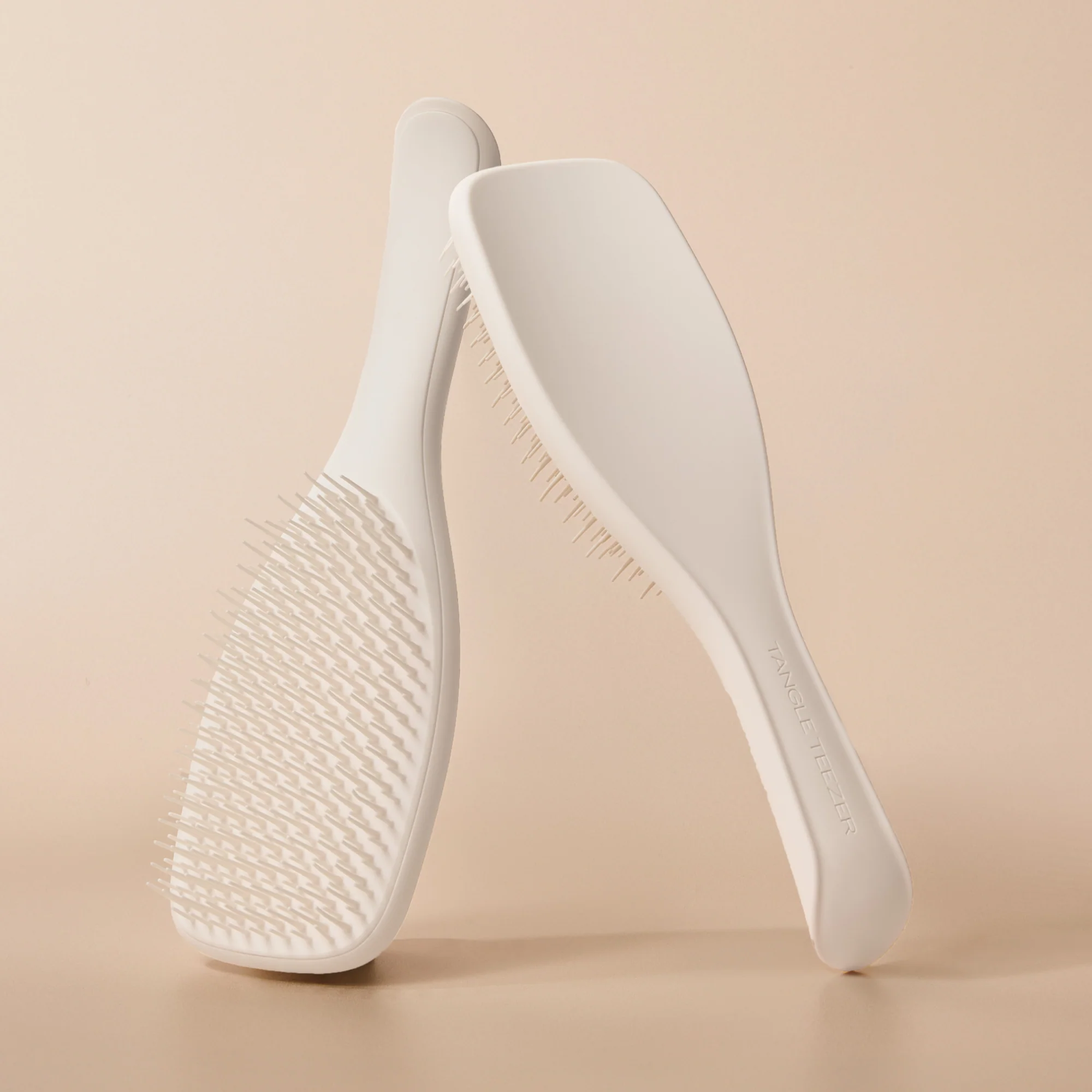 The Ultimate Detangler Matte - Image 5